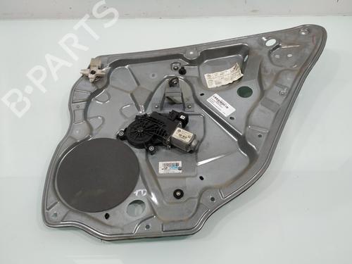 Elevalunas trasero derecho VW POLO IV (9N_, 9A_) 1.4 TDI (70 hp) 31248259