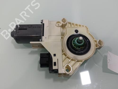 Motor do elevador de vidro trás direito Motor do elevador de vidro trás direito AUDI A6 C6 (4F2) [2004-2011] 33842522 33842522