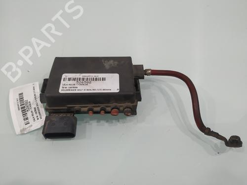 Used Fuse box VW GOLF IV (1J1) [1997-2008]  26394681
