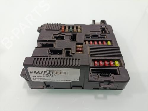 fuse-box-renault-scenic-ii-jm01_-2003-2004-2005-2006-2007-2008-2009-2010-36161490 main image
