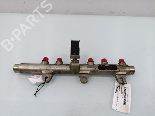 Used Injection rail Injection rail 37012121 37012121