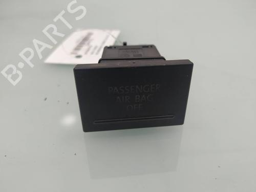 Kombi Kontakt / Stilkkontakt VW TOUAREG (7LA, 7L6, 7L7) 2.5 R5 TDI (174 hp) 8404556