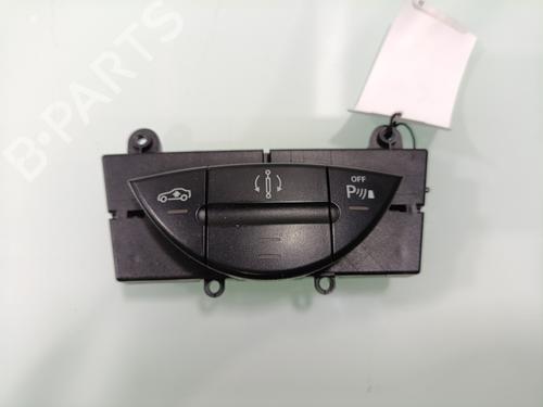 switch-mercedes-benz-e-class-w211-2002-2003-2004-2005-2006-2007-2008-2009-36166428 main image
