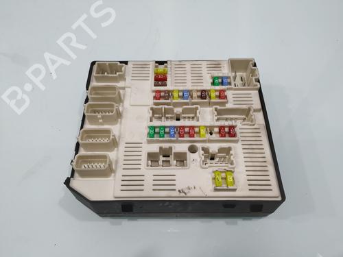 Used Fuse box RENAULT MEGANE III Hatchback (BZ0/1_, B3_) 1.5 dCi (BZ1G, BZ1W, BZ0R) (95 hp) 31828417