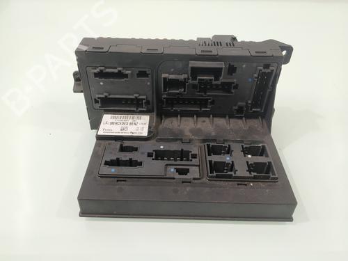 Used Fuse box MERCEDES-BENZ E-CLASS (W211) E 270 CDI (211.016) (177 hp) 29448688