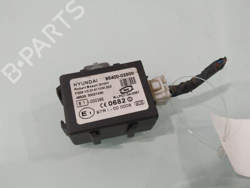 Used Electronic module HYUNDAI SANTA FÉ I (SM) 2.0 CRDi (113 hp) 30043643