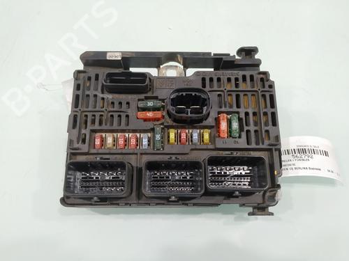 Used Fuse box CITROËN C5 III (RD_) 1.8 16V (RD6FXC) (125 hp) 31909258