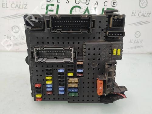 Used Fuse box VOLVO XC90 I (275) D5 AWD (185 hp) 8204836
