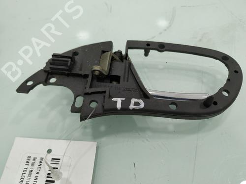 Højre bagtil invendig håndtag SEAT TOLEDO II (1M2) 1.9 TDI | BP16764027I16 
