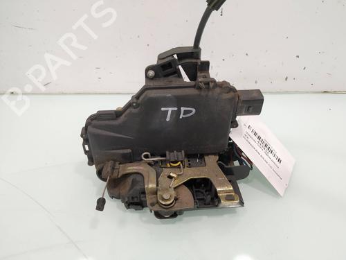 Højre bagtil lås VW BORA I (1J2) 1.6 16V (105 hp) 13703353