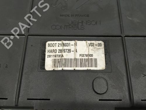 Fuse box CITROËN C5 III (RD_) 1.8 16V (RD6FXC) | BP31909276E1 