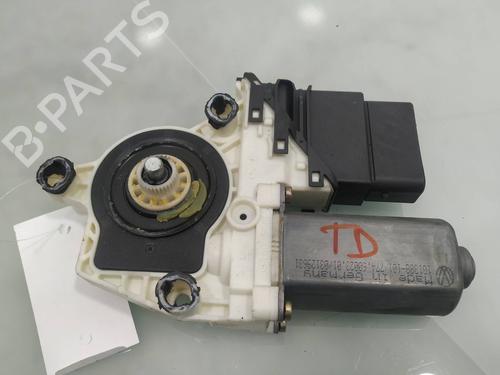 Used Right rear window motor VW GOLF IV (1J1) 1.4 16V (75 hp) 8348482