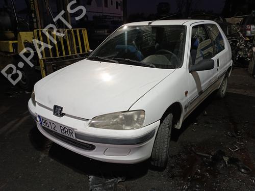 Høyre foran invendig håndtak PEUGEOT 106 II (1A_, 1C_) 1.4 i | BP16147496I14 