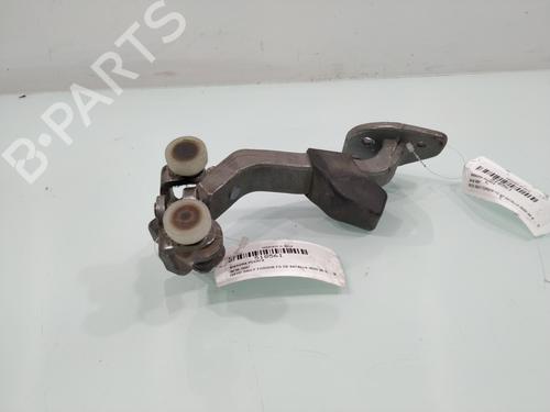 Dørhængsel/Dørbegrænser IVECO DAILY VI Van 33S14, 35S14 | BP29532318C146 