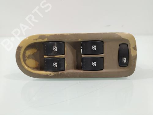 Used Left front window switch RENAULT GRAND SCÉNIC II (JM0/1_) 1.5 dCi (103 hp) 29937447