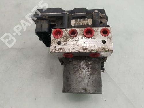 Used ABS pump ABS pump CITROËN C4 I (LC_) 1.6 HDi (109 hp) 9825743 9825743