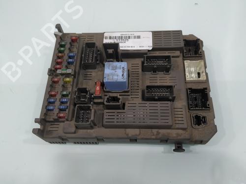 Used Fuse box Fuse box 38310435 38310435