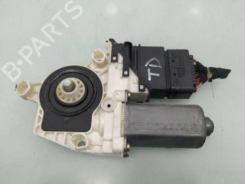 Portierruitmotor rechtsachter VW GOLF IV (1J1) 1.9 TDI (90 hp) 8092026