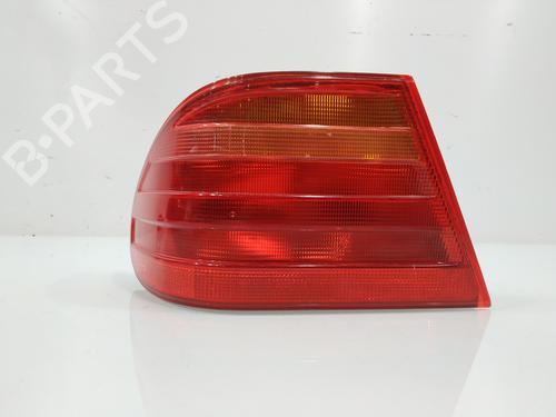 Venstre Baklys MERCEDES-BENZ E-CLASS (W210) E 230 (210.037) (150 hp) 31269040