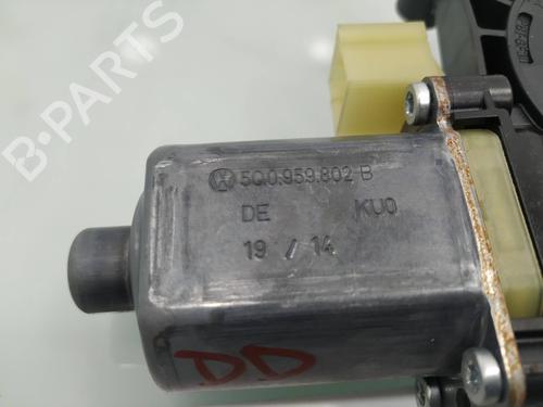 Right front window motor VW GOLF VII (5G1, BQ1, BE1, BE2) 1.6 TDI | BP8234064E20
