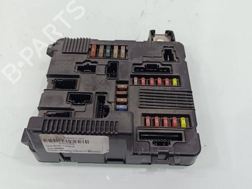 Used Fuse box Fuse box 38095468 38095468