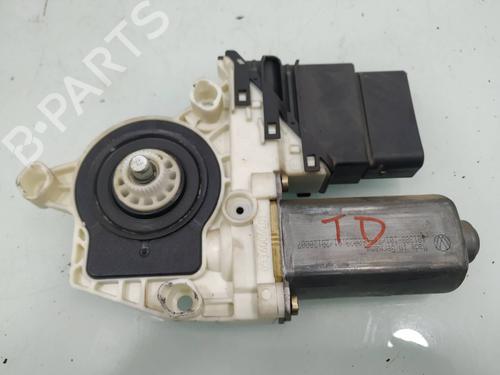 Used Right rear window motor VW GOLF IV (1J1) 1.9 TDI (101 hp) 8096413