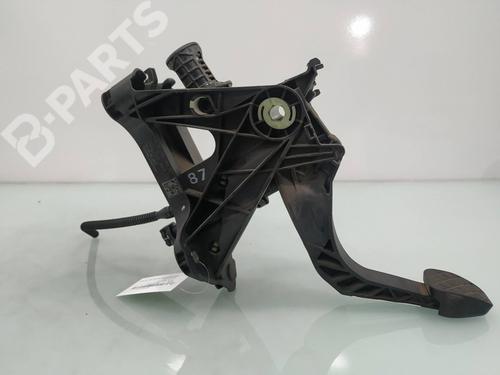 Used Clutch pedal Clutch pedal VW GOLF VII (5G1, BQ1, BE1, BE2) 1.6 TDI (110 hp) 8767637 8767637