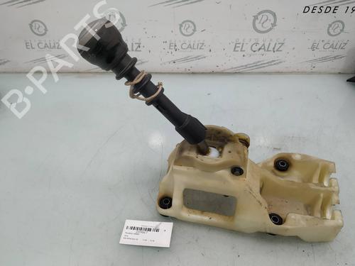 Used Gear lever KIA SPORTAGE II (JE_, KM_) 2.0 CRDi 4WD (113 hp) 8095759