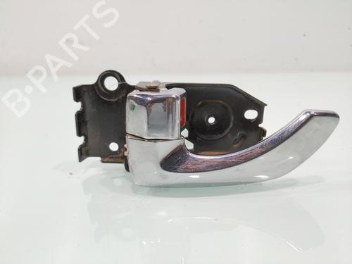 Used Front left interior door handle HYUNDAI SANTA FÉ I (SM) 2.0 CRDi (113 hp) 25721499