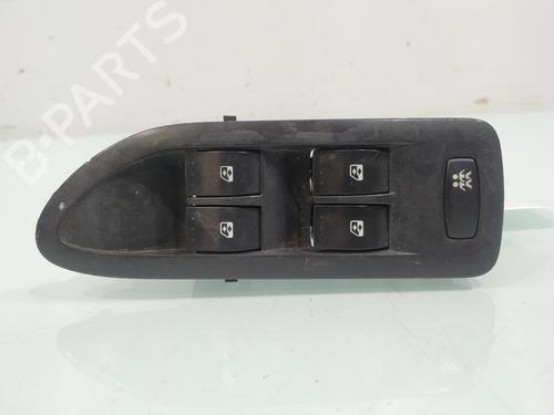 Używane Przełącznik szyby przedniej lewej RENAULT LAGUNA II (BG0/1_) [2001-2007]  30511246