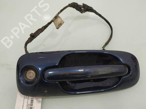 Used Front left exterior door handle CHRYSLER VOYAGER IV (RG, RS) 2.5 CRD (141 hp) 10747773