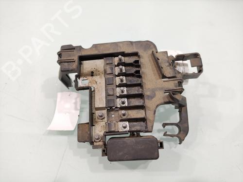 Used Fuse box Fuse box SEAT IBIZA IV (6J5, 6P1) 1.4 (85 hp) 33049196 33049196