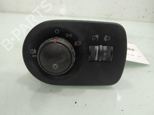 Used Headlight switch SEAT LEON (1P1) 1.9 TDI (105 hp) 16323313