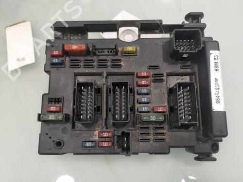 Used Fuse box CITROËN XSARA Coupe (N0) 2.0 HDI 90 (90 hp) 8084371