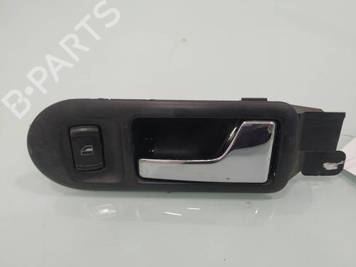 Used Front right interior door handle VW GOLF IV (1J1) 1.6 16V (105 hp) 10569048