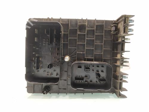 Fuse box VW GOLF V (1K1) | BP32323332E1