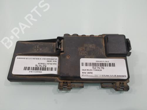 Zekeringkast VW GOLF IV (1J1) 1.9 TDI (110 hp) 26572674