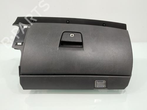 Used Glove box VOLVO V50 (545) D2 (114 hp) 32345373