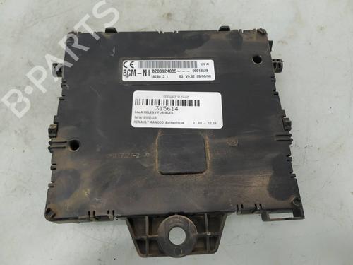 Used Fuse box RENAULT KANGOO / GRAND KANGOO II (KW0/1_) 1.5 dCi 70 (KW0V, KW0A) (68 hp) 8098816