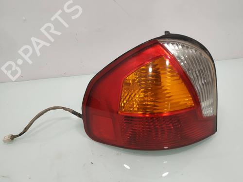 Used Left taillight HYUNDAI SANTA FÉ I (SM) 2.0 CRDi (113 hp) 10641721
