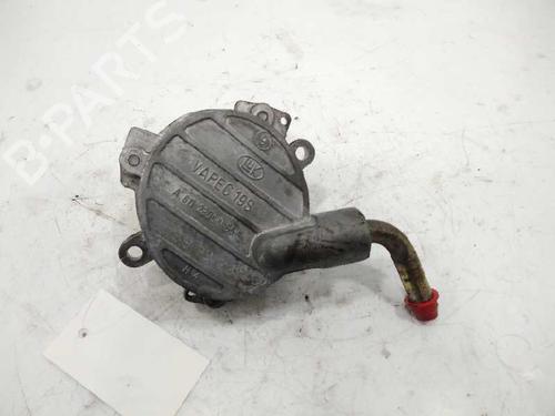 Used Vacuum pump MERCEDES-BENZ C-CLASS (W202) C 200 CDI (202.134) (102 hp) 8085607