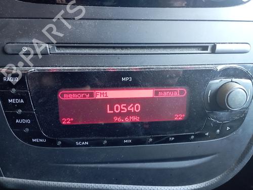 Used Radio SEAT LEON (1P1) 1.4 TSI (125 hp) 18318732