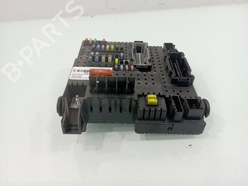 Used Fuse box VOLVO XC90 I (275) D5 AWD (163 hp) 30572718