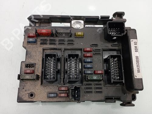 Used Fuse box CITROËN XSARA (N1) 2.0 HDi 90 (90 hp) 12433100