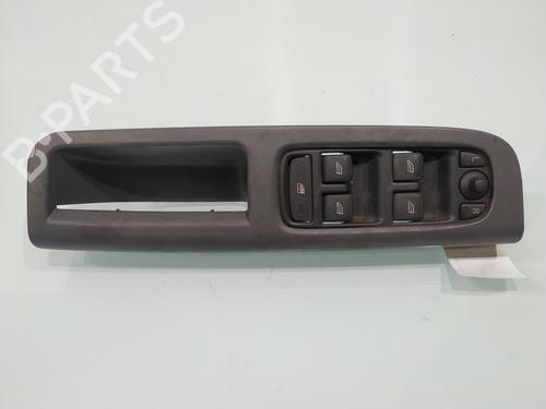 Used Left front window switch Left front window switch VOLVO V50 (545) D2 (114 hp) 33037302 33037302