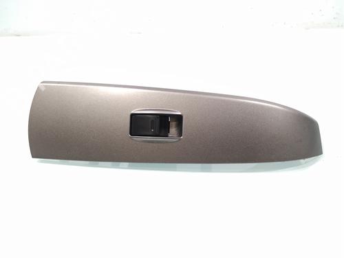 Used Right rear window switch TOYOTA PRIUS Liftback (_W2_) 1.5 Hybrid (NHW20_, NHW20R) (112 hp) 26574271