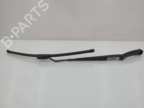 Used Front windshield wiper arm HYUNDAI ix35 (LM, EL, ELH) [2009-2016]  28052620