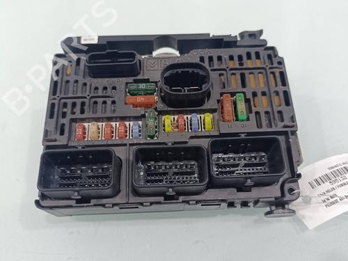 Used Fuse box Fuse box 38095508 38095508