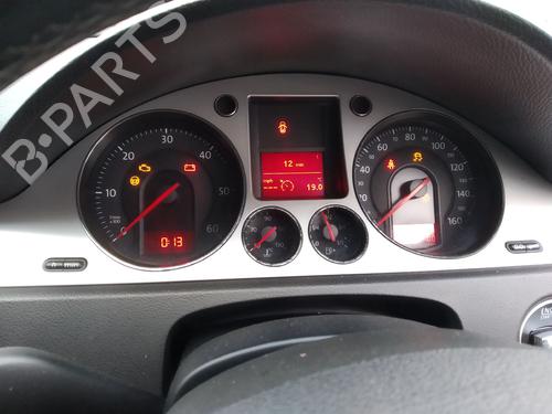 Used Instrument cluster VW PASSAT B6 (3C2) 2.0 TDI (140 hp) 8088450