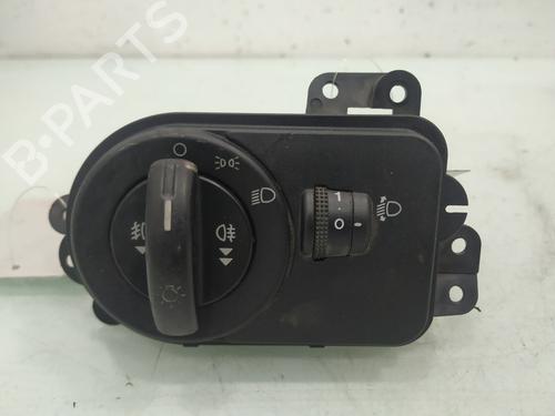 Used Headlight switch FORD FIESTA V (JH_, JD_) 1.4 TDCi (68 hp) 17946335